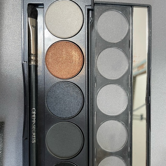 Eyeshadow Palette - No. 5 Smokey collection - Picture 3 of 4